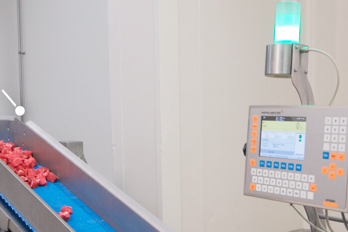  Portioning system for meat cubes 